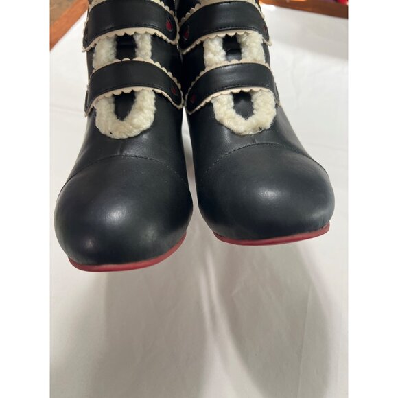 Lola Ramona Hearts Black Heeled Ankle Boots With Faux Fur Trim Size 9.5-10 - Picture 5 of 11